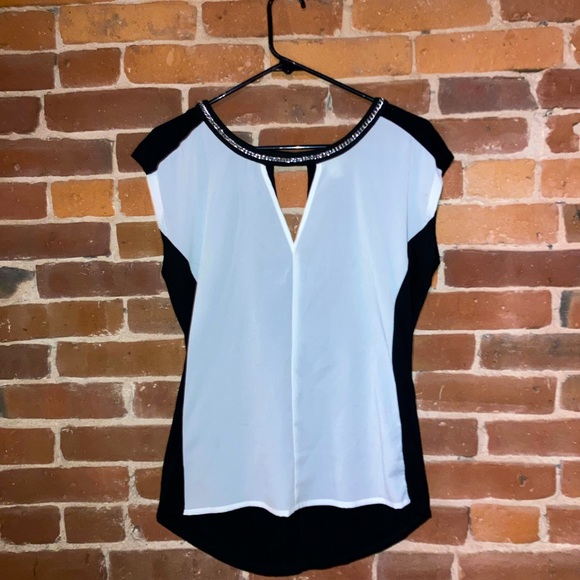 BISOU BISOU Women’s Black and White Blouse - Picture 1 of 3